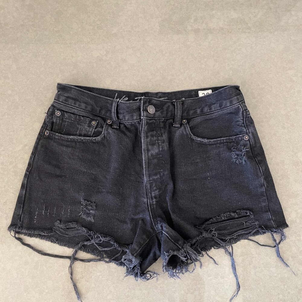 WE THE FREE FREE PEOPLE DENIM SHORTS SIZE 28 BLACK